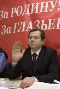 TAS22: MOSCOW, RUSSIA. MARCH 6. Former co-leader of the Rodina (Motherland) bloc Sergei Glaziev (L-R) attends the First Congress of the All-Russia public organization People¿s Patriotic Union ¿Rodinaî held in Moscow on his initiative on Saturday. (Photo ITAR-TASS / Marat Abulkhatin) ----- ÒÀÑ 19 Ðîññèÿ. Ëèäåð îáùåñòâåííîé îðãàíèçàöèè "Íàðîäíî-ïàòðèîòè÷åñêèé ñîþç "Ðîäèíà" Ñåðãåé Ãëàçüåâ íà ïåðâîì ñúåçäå ýòîé îðãàíèçàöèè, êîòîðûé áûë ïðîâåäåí ïî åãî èíèöèàòèâå. Ôîòî ÈÒÀÐ-ÒÀÑÑ/ Ìàðàò Àáóëõàòèí